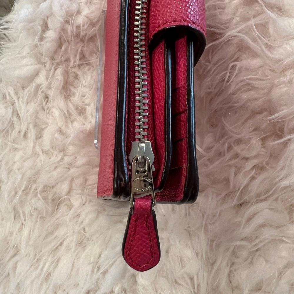 COACH Fuschia Bi Fold Wallet (CHXX030) - Picture 5 of 10
